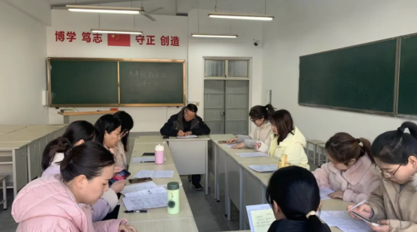 初中部 | 雄关漫道真如铁，而今迈步从头越——初中部召开期中考试分析会